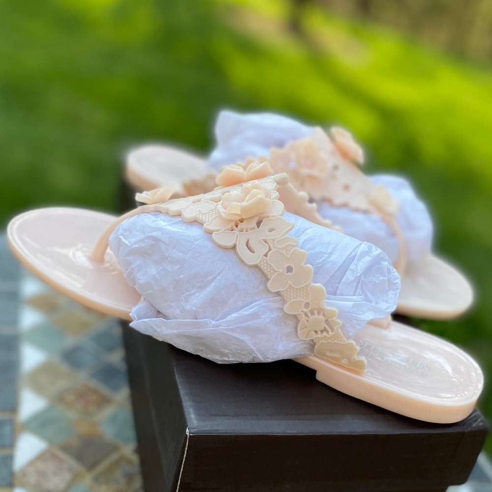 Badgley Mischka Bali Jelly Flip Flop - Picture 4 of 8